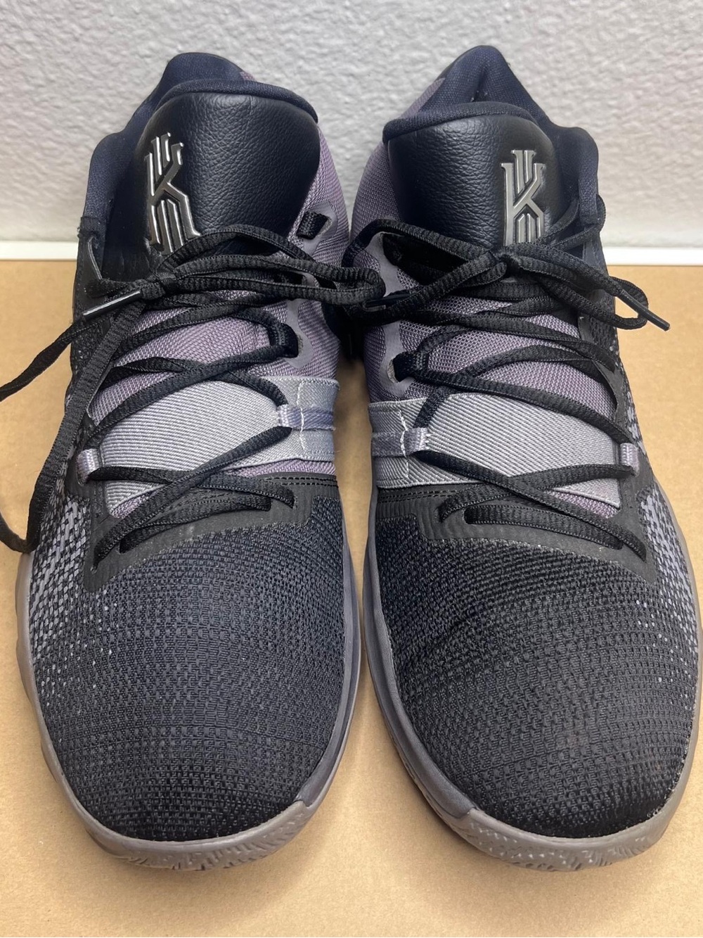 Nike Kyrie Flytrap II – Black / Dark Grey (Men’s Size 11)